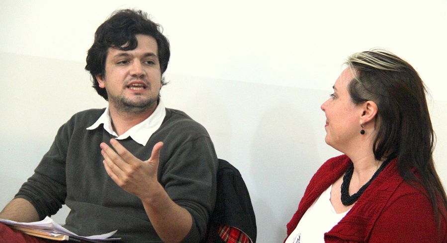 O autor Fabio Mascaro Querido e Ana Rüsche, mediadora do debate