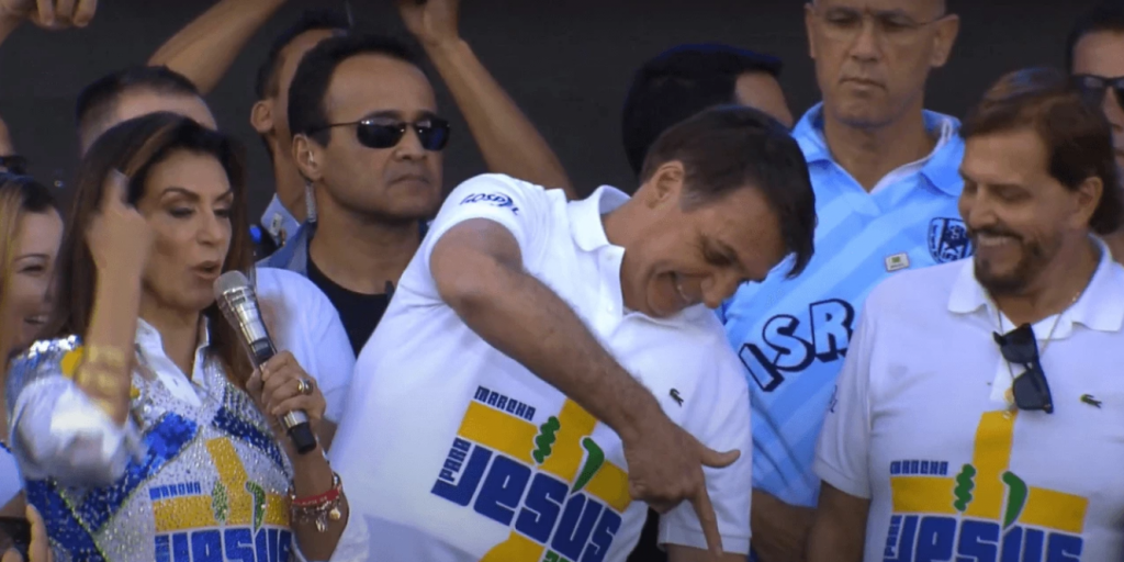 Presidente Jair Bolsonaro ao lado de pastores na Marcha Para Jesus de 2019 - Reprodução do Youtube