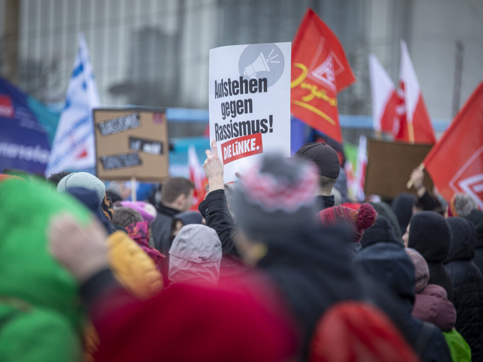 Manifestação contra o avanço da extrema direita na Alemanha. Foto: Martin Heinlein | Die Linke