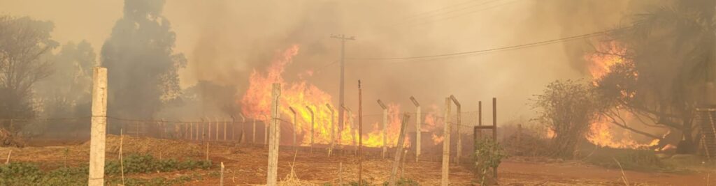 Incêndio Criminoso: Casa de moradora do assentamento Mário Lago do MST no interior de São Paulo arde em chamas! Foto: Nivalda Alves (assentada no Mário Lago)